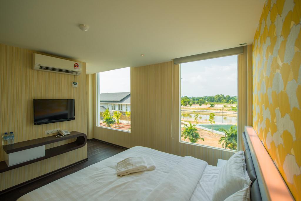 Riverfront Sentral Hotel Malacca Екстериор снимка